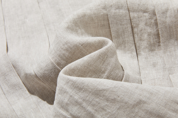 シンプルだけど、どこか特別  プリーツ加工シャツブラウス  リネン100％シャツ　250915-1 12枚目の画像