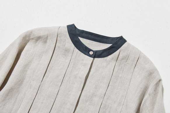 シンプルだけど、どこか特別  プリーツ加工シャツブラウス  リネン100％シャツ　250915-1 2枚目の画像