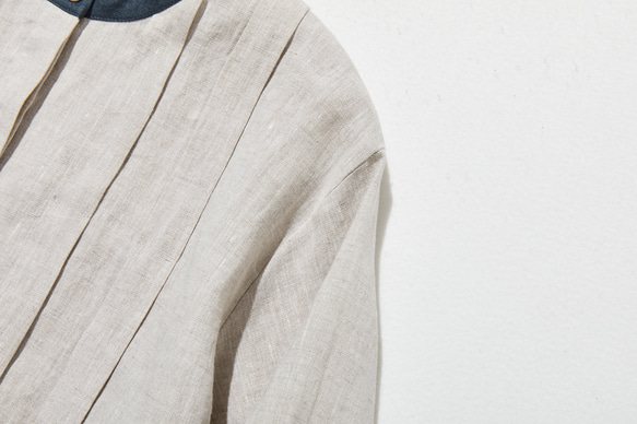 シンプルだけど、どこか特別  プリーツ加工シャツブラウス  リネン100％シャツ　250915-1 3枚目の画像