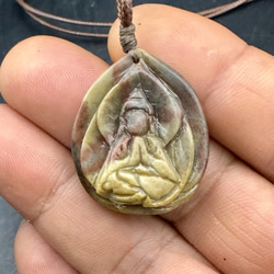 2025.7.25家守ヤモリ葉っぱ隠し 内モンゴル翡翠 ネックレス