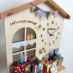 ミニチュア　ソーイングショップ　手芸屋さん置き時計　 2枚目の画像