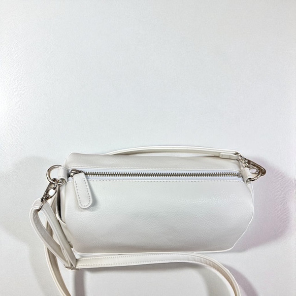 【日本製】上質PUレザー ウルトラ軽量250ｇ ショルダーバッグ PUシュリンクレザー ホワイト 2枚目の画像