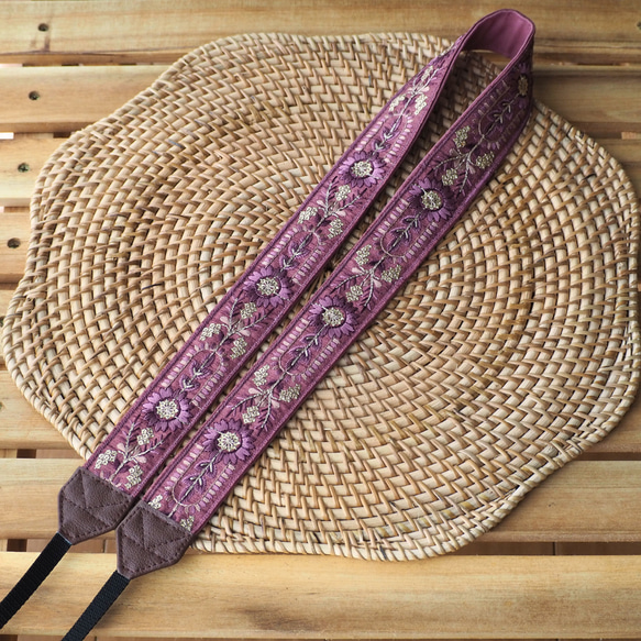 【アーチフラワー】ローズピンク　カメラストラップ　インド刺繍　帆布 3枚目の画像