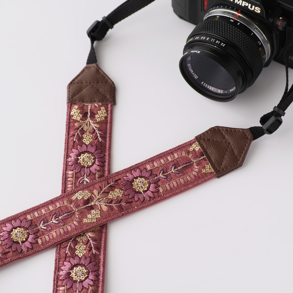 【アーチフラワー】ローズピンク　カメラストラップ　インド刺繍　帆布 2枚目の画像