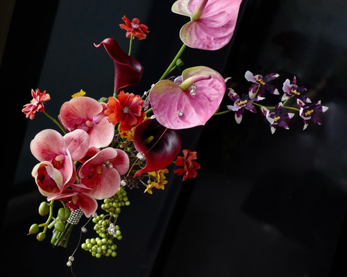 キラキラ揺れる ウェディングブーケ 胡蝶蘭 アンス カラー スリム 上質