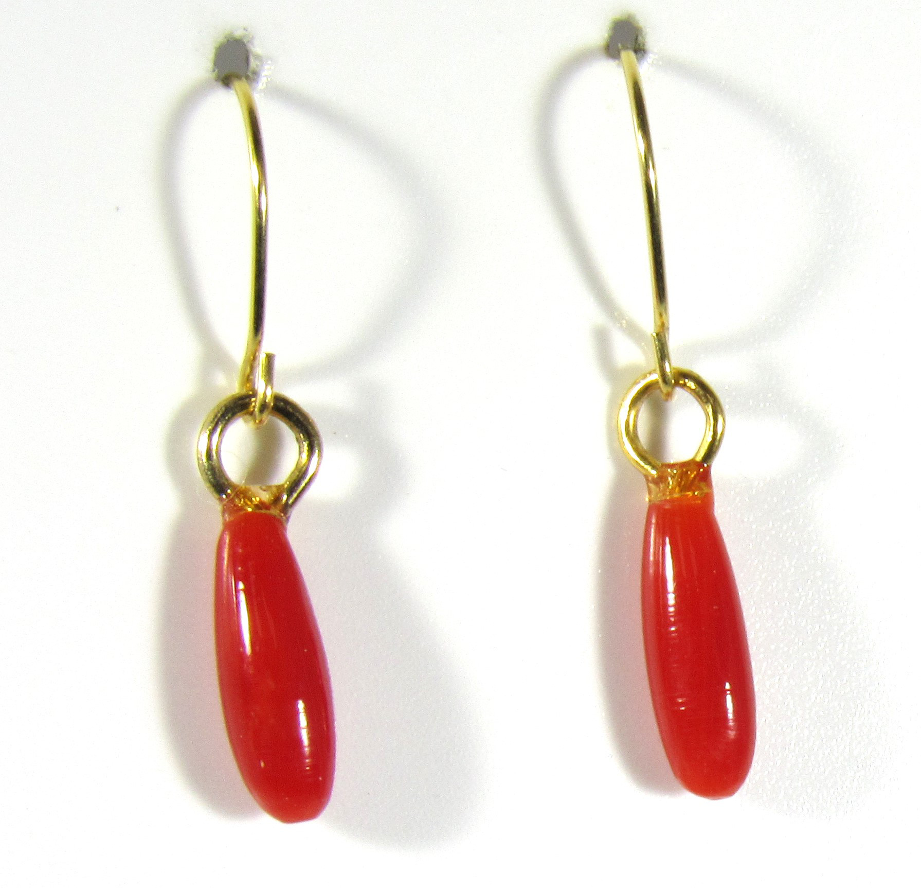 土佐の宝石珊瑚　さんご　アクセサリー・ジュエリ－ノンホールピアス　IMG－0859