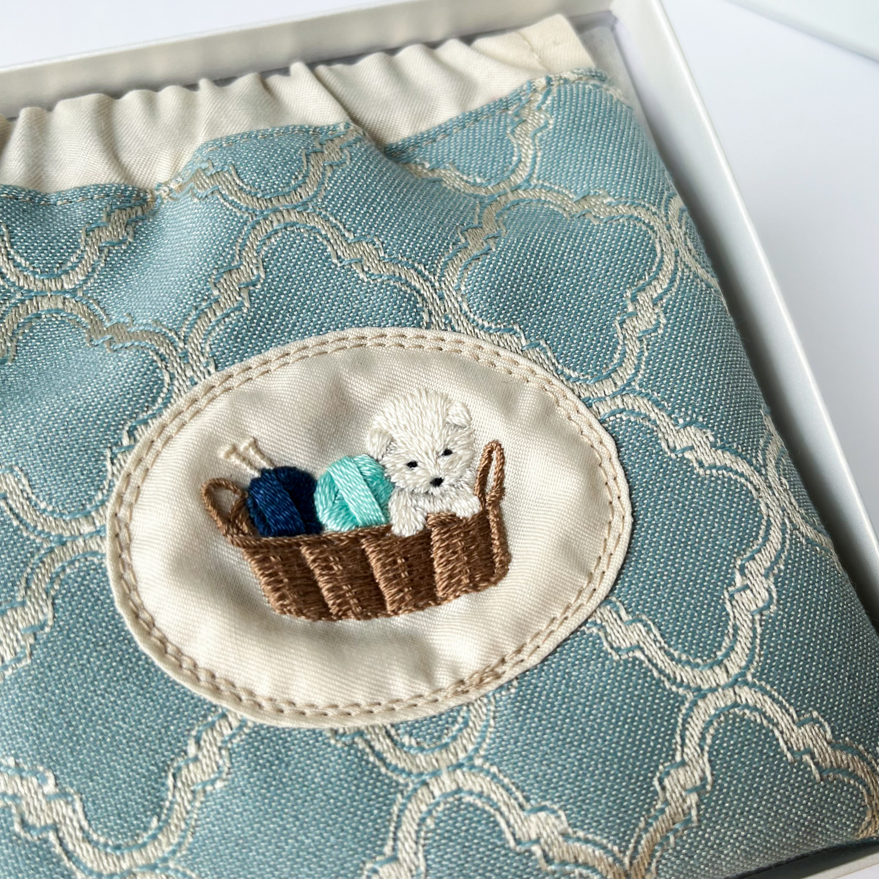 サモエドの刺繍ポーチ