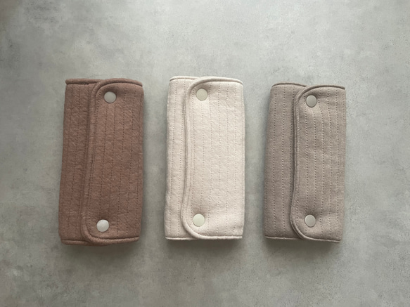 もちもち　ニット　肩紐カバー　抱っこ紐カバー　サッキングパット　よだれカバー　エルゴ　 1枚目の画像