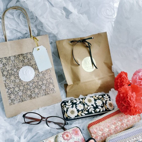 刺繍生地の四つ葉のクローバーメガネケース 名入れ サイドブレード変更