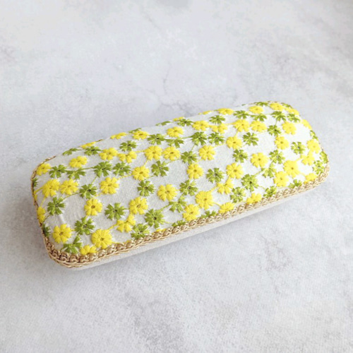 刺繍生地の四つ葉のクローバーメガネケース 名入れ サイドブレード変更