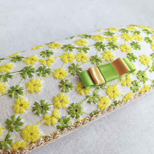 刺繍生地の四つ葉のクローバーメガネケース 名入れ サイドブレード変更