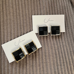 Black square long beads pierce・earring 3枚目の画像