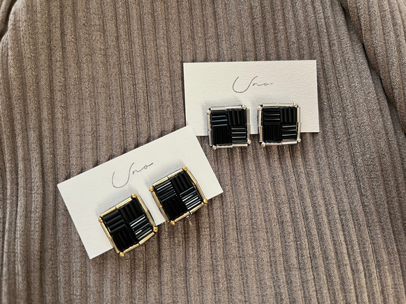 Black square long beads pierce・earring 3枚目の画像