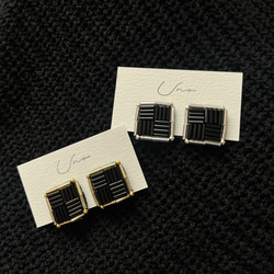 Black square long beads pierce・earring 4枚目の画像