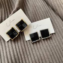 Black square long beads pierce・earring 1枚目の画像