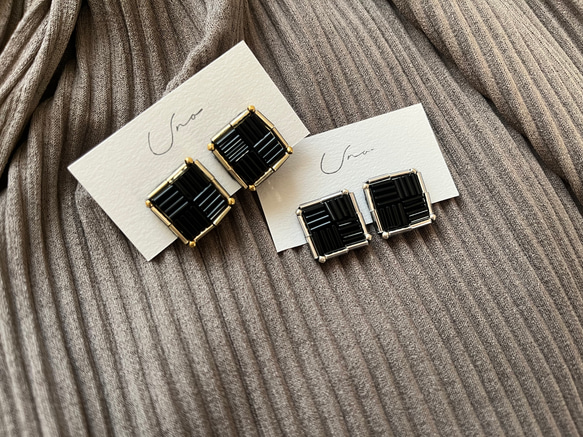 Black square long beads pierce・earring 2枚目の画像