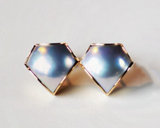 【Lumina】13-14mm 希少な日本製シルバーブルーマベパールピアス 18Kローズゴールドファセットデザイン ユニークな色