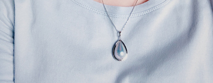 【Lumina】20～23mmの希少な日本産オーロラ大粒ティアドロップマベパールネックレス。18金ゴールドペンダント付き。小粒の