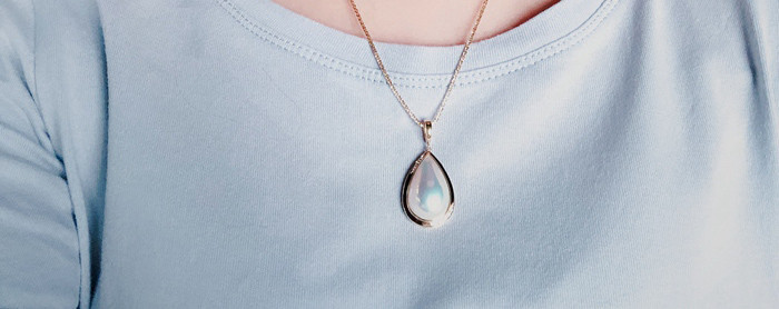 【Lumina】20～23mmの希少な日本産オーロラ大粒ティアドロップマベパールネックレス。18金ゴールドペンダント付き。小粒の