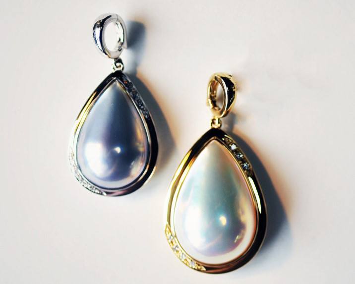 【Lumina】20～23mmの希少な日本産オーロラ大粒ティアドロップマベパールネックレス。18金ゴールドペンダント付き。小粒の