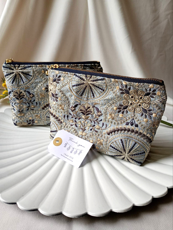 【16㌢】見た目以上の収納力　インド刺繍の贅沢ポーチ　スターナイト　 2枚目の画像