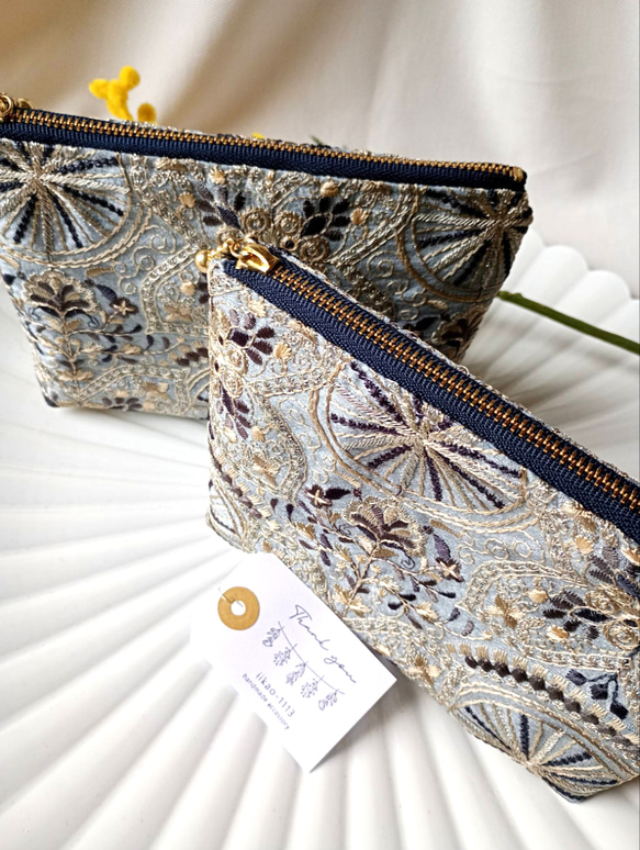 【16㌢】見た目以上の収納力　インド刺繍の贅沢ポーチ　スターナイト　 3枚目の画像