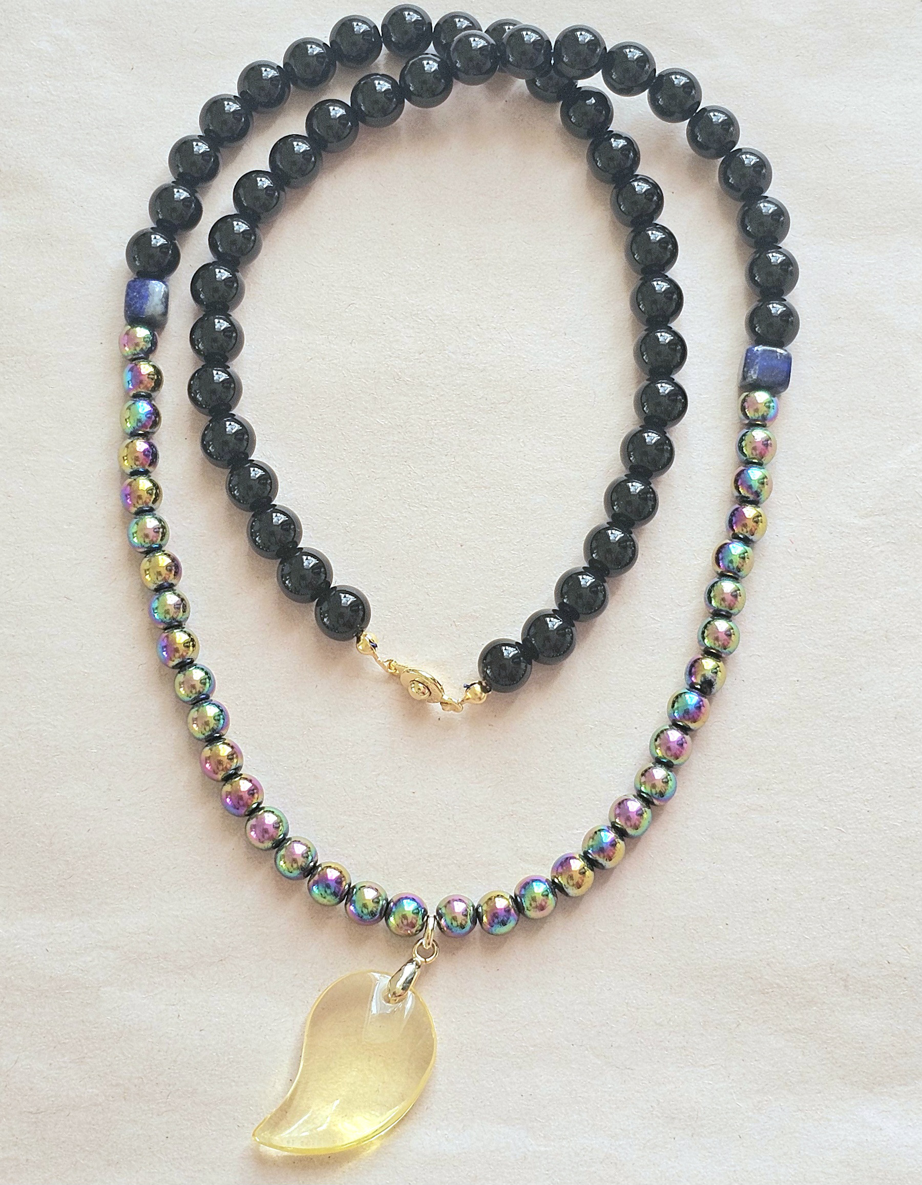 REBIRTH NECKLACE｜ガネーシャの実験場から流れた勾玉 (ヘマタイト、モリオン、ラピスラズリ)