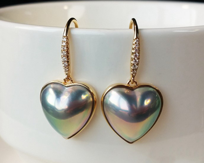 【ルミナ】カラフルハートシリーズ 18Kゴールド 13-14mm 日本製オーロラマベパールピアス シルバーブルートーンパールとダ