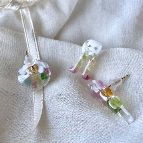 ピアス】UMA レジン アクセサリー マルチカラートルマリン 天然石