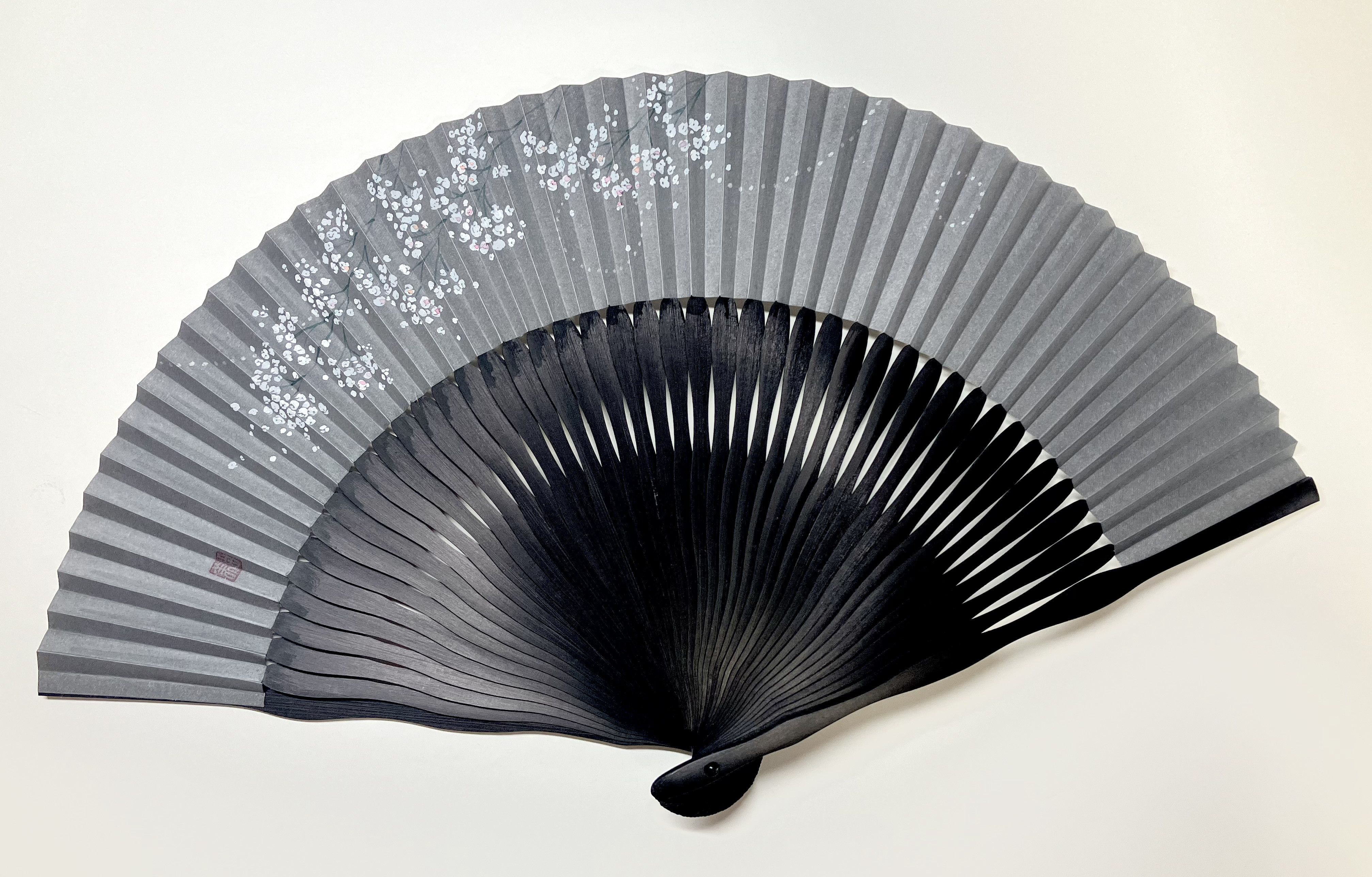 趣 -omomuki- 〈霞草〉　京扇子