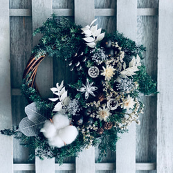 早割り　Мサイズ　プリザーブドフラワー　クリスマスリース　アジサイリース　Xmas　結婚祝い　新築祝い　紫陽花　　開店祝 7枚目の画像