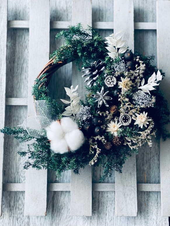 早割り　Мサイズ　プリザーブドフラワー　クリスマスリース　アジサイリース　Xmas　結婚祝い　新築祝い　紫陽花　　開店祝 8枚目の画像