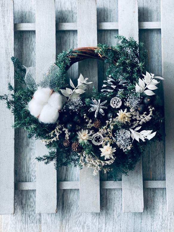 早割り　Мサイズ　プリザーブドフラワー　クリスマスリース　アジサイリース　Xmas　結婚祝い　新築祝い　紫陽花　　開店祝 2枚目の画像