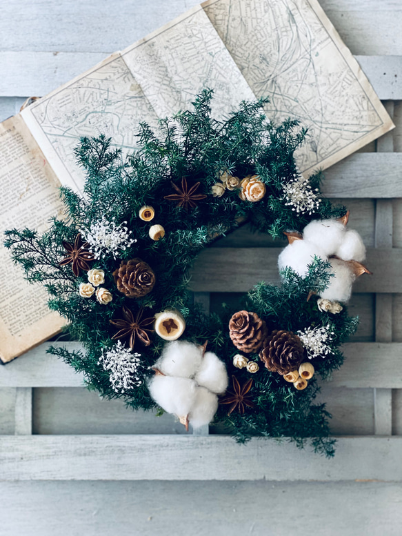 早割り　Мサイズ　プリザーブドフラワー　クリスマスリース　アジサイリース　Xmas　結婚祝い　新築祝い　紫陽花　　開店祝 5枚目の画像