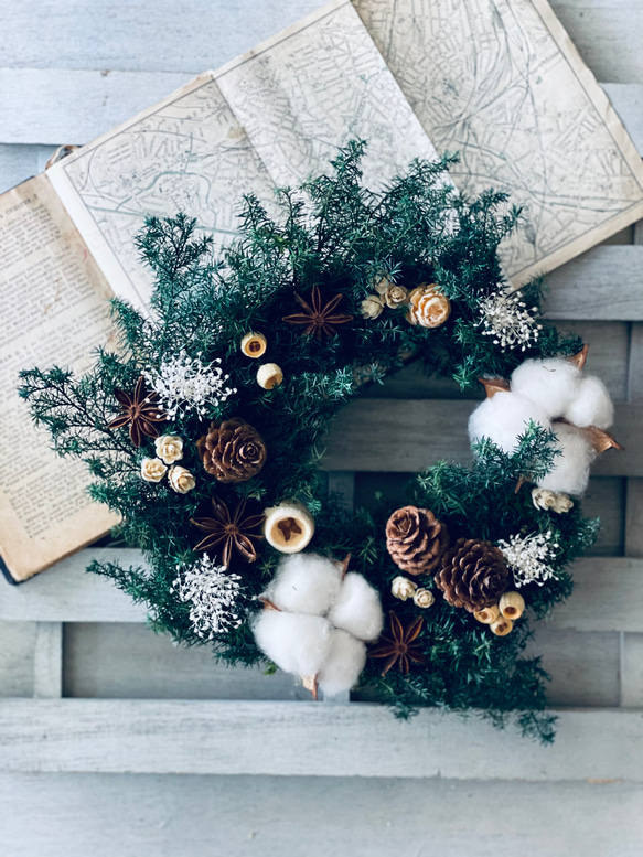 早割り　Мサイズ　プリザーブドフラワー　クリスマスリース　アジサイリース　Xmas　結婚祝い　新築祝い　紫陽花　　開店祝 3枚目の画像