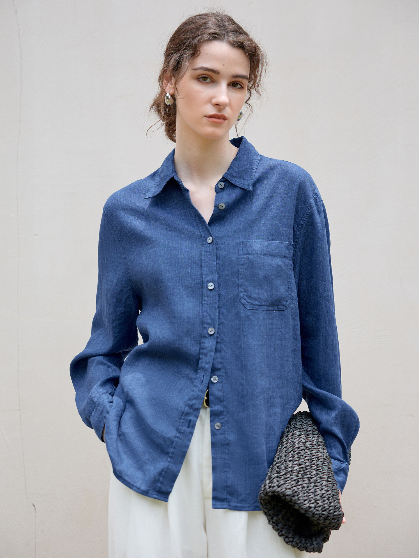 リネンロングシャツ ミニマルデザイン 一枚ボタン 秋冬新作 テンセルリネン 上品なシルエット #青色