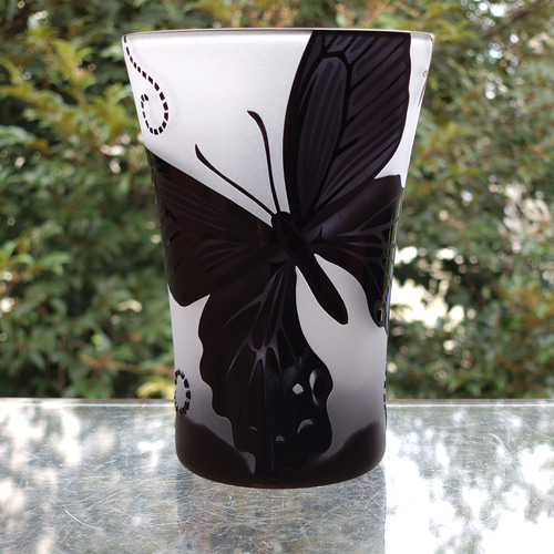 黒アゲハ」タンブラーまたはオールドグラス 蝶 サンドブラスト グラス