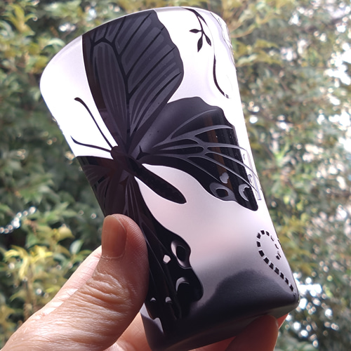 黒アゲハ」タンブラーまたはオールドグラス 蝶 サンドブラスト グラス