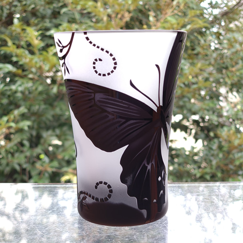 黒アゲハ」タンブラーまたはオールドグラス 蝶 サンドブラスト グラス