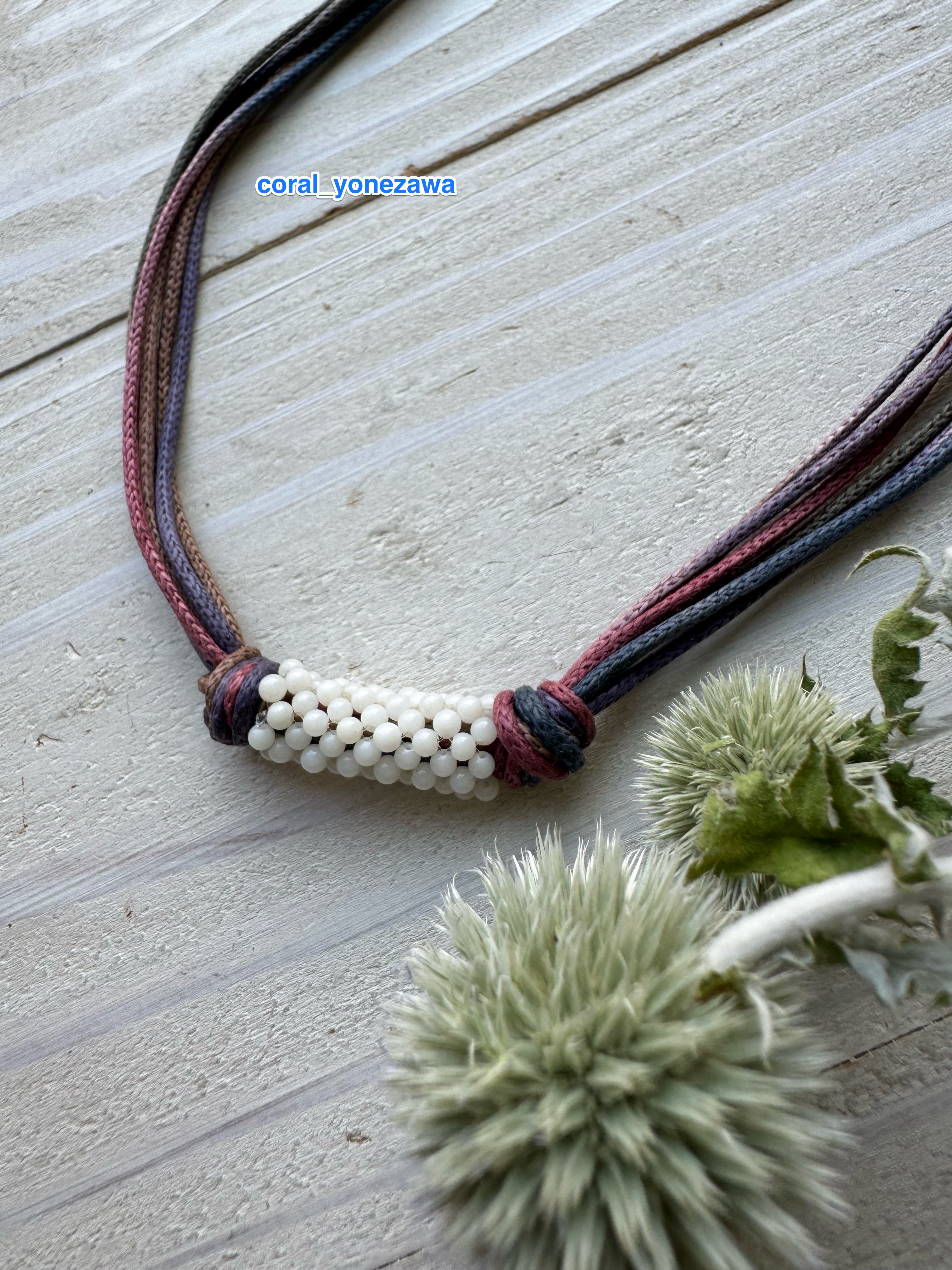 オリジナルデザイン　一点もの　純白珊瑚ホワイトコーラルの組紐ネックレス