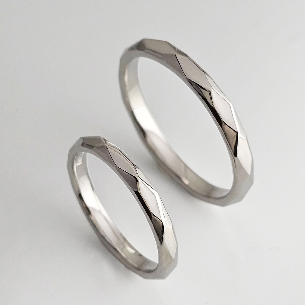 結婚指輪 プラチナ 永遠を表すダイヤモンドの形を施したカットライン ペアリング 1年以内サイズ直し1回無料 [受注制作]