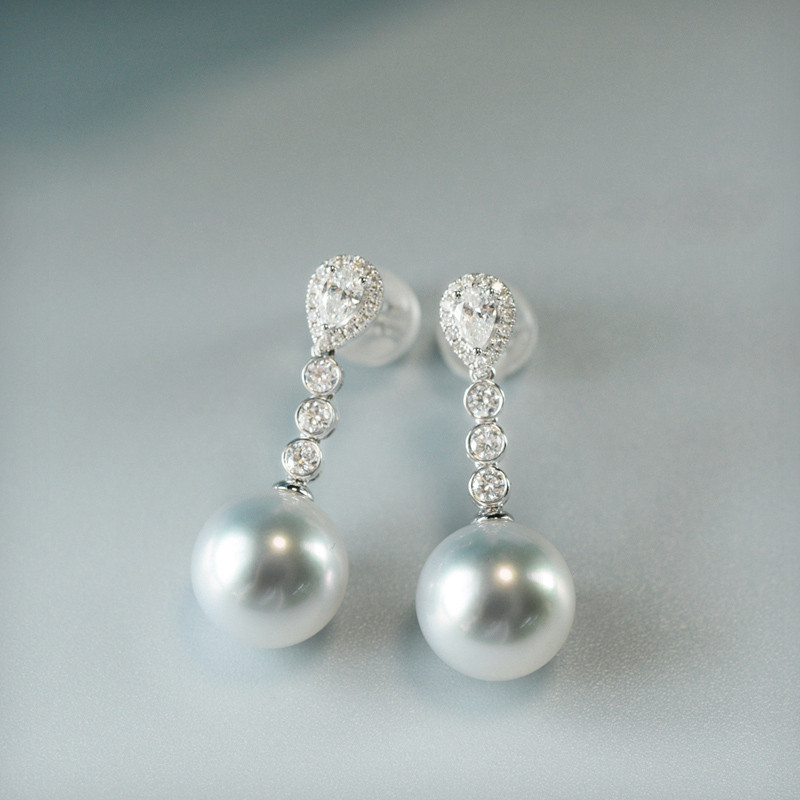 【ルミナ】10～11mm 天然南洋オーストラリア産ホワイトパールイヤリング 18Kゴールド 51ポイントダイヤモンドセット ルミ