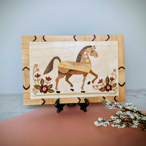 木の絵画 木象嵌] 省スペース はがきサイズ イーゼル付き 送料無料