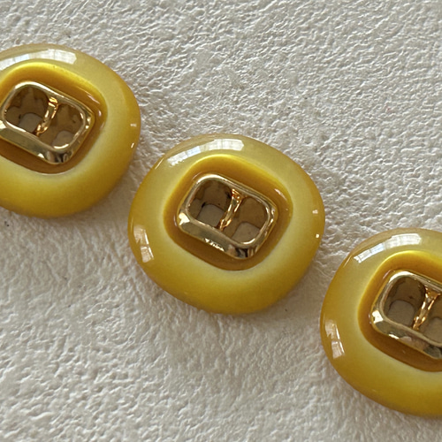 Japanese Vintageボタン レトロボタン イエロー×ゴールド 18mm 二つ穴