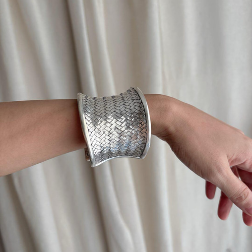 ミャオ族 民族 シルバー加工 バンクル バングル・リストバンド select