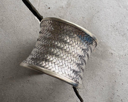 ミャオ族 民族 シルバー加工 バンクル バングル・リストバンド select