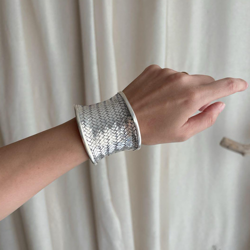 ミャオ族 民族 シルバー加工 バンクル バングル・リストバンド select