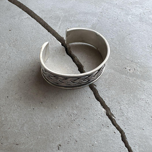 ミャオ族 民族 シルバー加工 バンクル バングル・リストバンド select