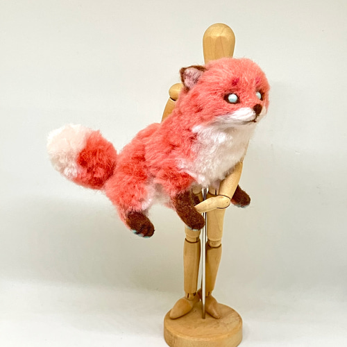 ◇桃色キツネ もふもふ カラフル手乗り 子狐 幻獣【羊毛フェルト人形