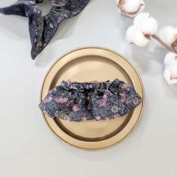 大人のためのシュシュ見えバレッタ　いちご泥棒♡オーガンジー　ウィリアムモリス　　秋　冬　 5枚目の画像